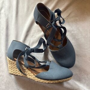 Vionic Navy Espadrille Wedges with Ribbon Ties size 8